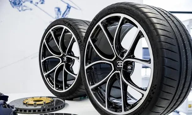 Bugatti Reifen: Hohe Kosten und spezielle Anforderungen für optimale Leistung